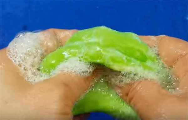 Вымешивание мыльного лизуна