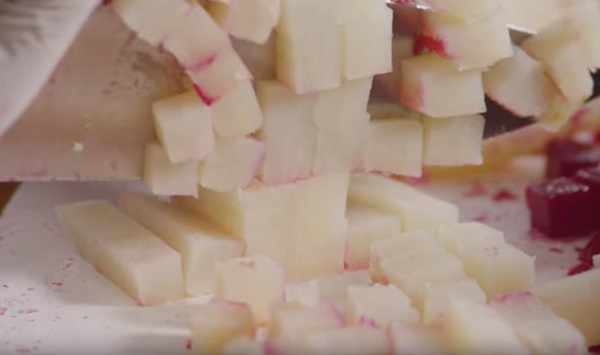 Картофель нарезанная кубиками