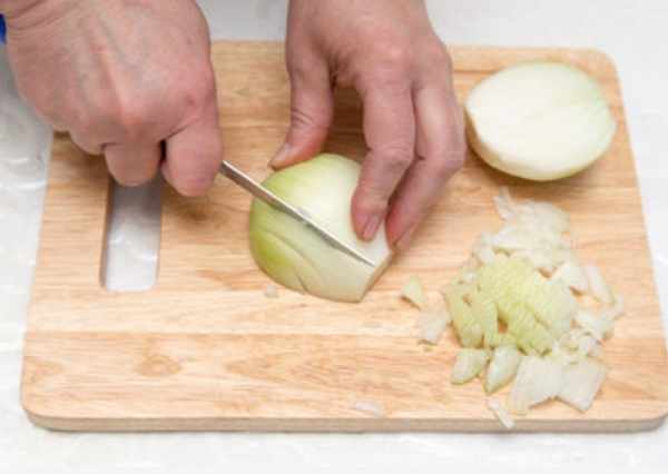 Нарезание луковицы