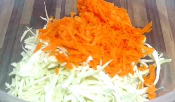 Морковь добавили к капусте