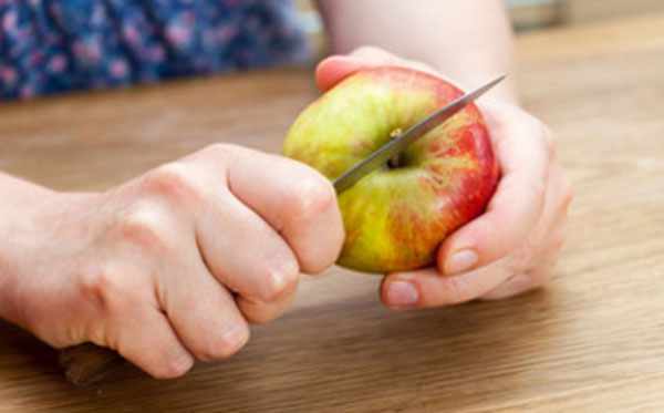 Нарезание яблока