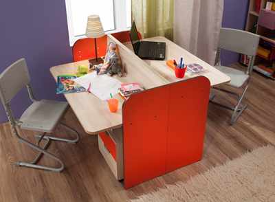 Двухсторонний стол для двоих детей