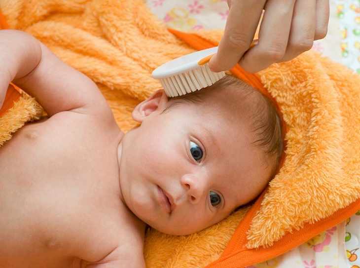 Почему выпадают волосы у новорожденного ребенка