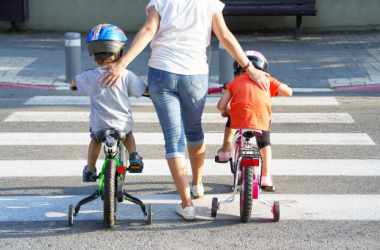 Безопасность детей на дорогах: двенадцать правил 