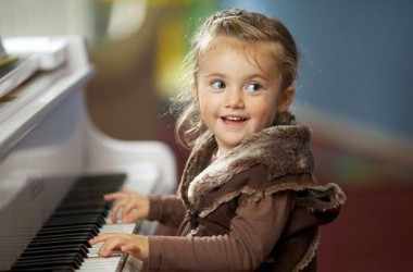 Как выбрать для ребенка музыкальный инструмент